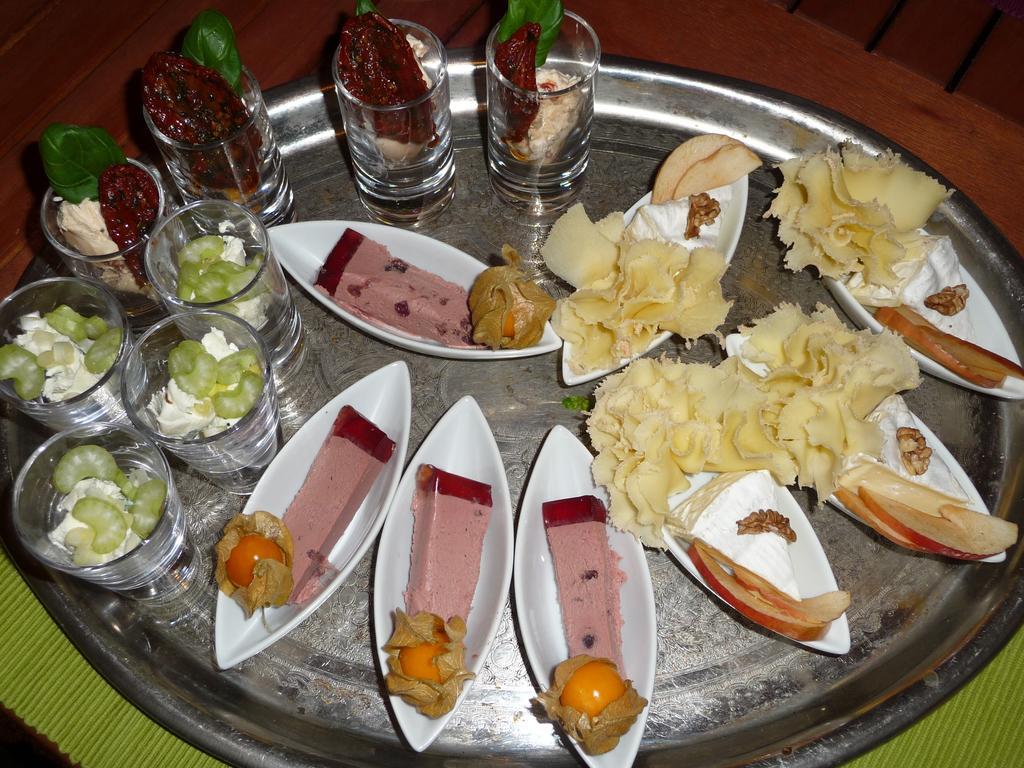 Alte Apotheke Bed & Breakfast คาร์ลสบาด ภายนอก รูปภาพ