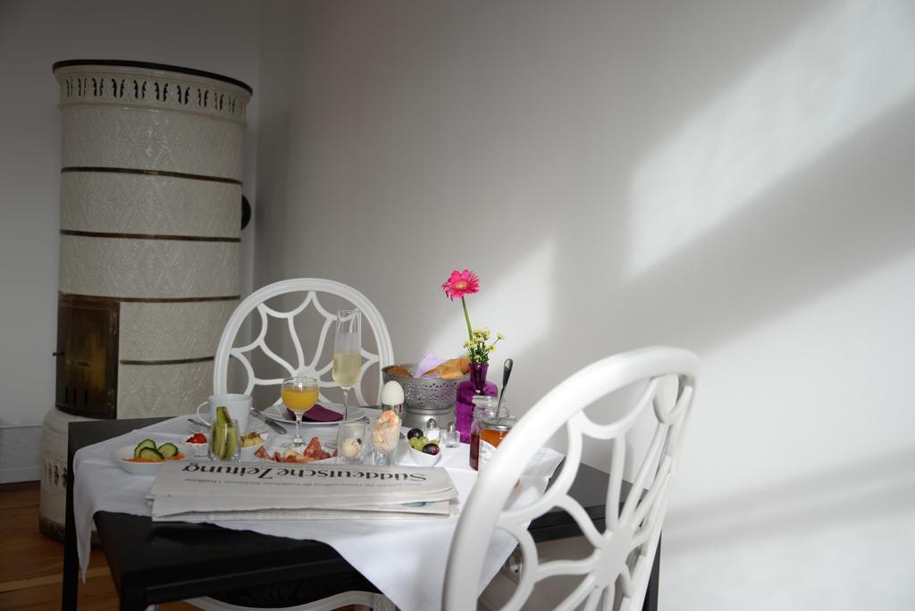 Alte Apotheke Bed & Breakfast คาร์ลสบาด ภายนอก รูปภาพ